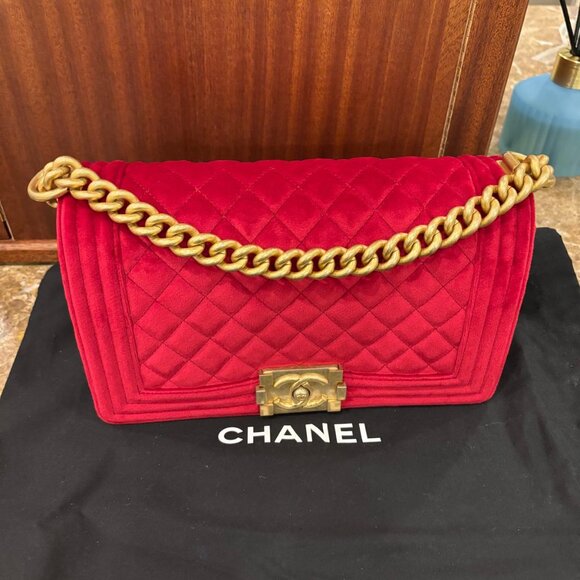CHANEL Red Quilted Velvet Boy Bag in Gold Hardware - Picture 2 of 8